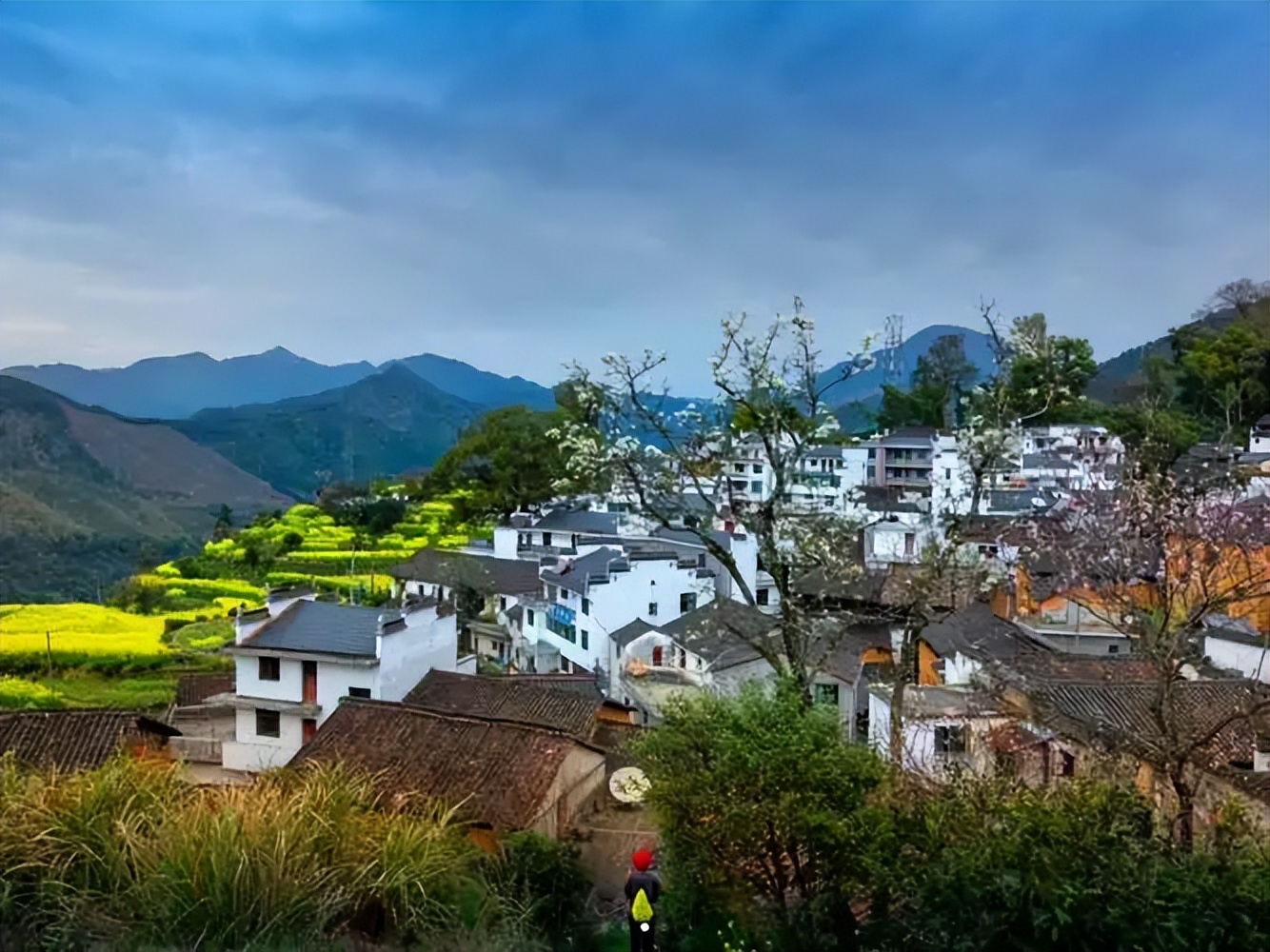 贫穷落后的小山村逆袭,靠旅游致富的古村落