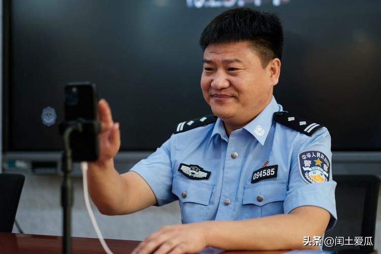 反诈老陈，一年赚133万，后悔为333个嘉年华脱下警服