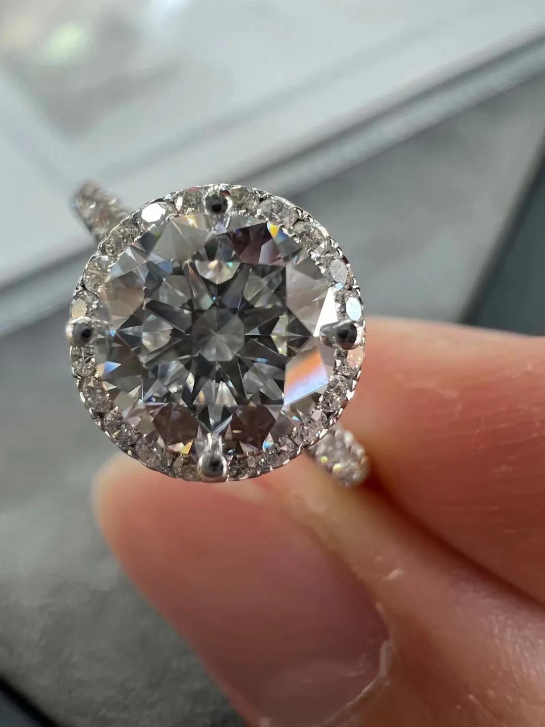 如何区分钻石和莫桑石,分辨莫桑石和钻石的区别