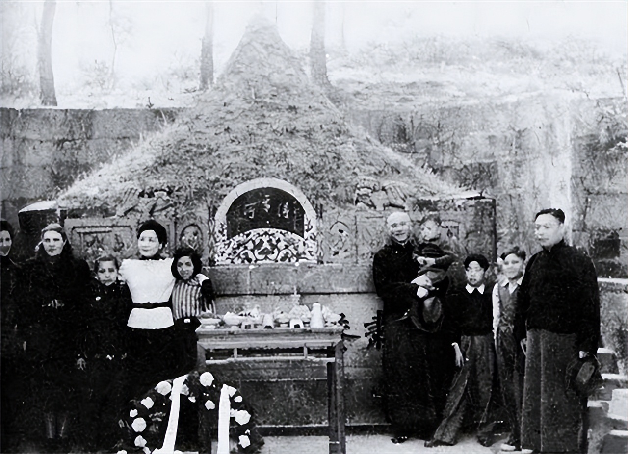 蒋介石故居棺材没入土吗,蒋介石故居棺材没有入土吗