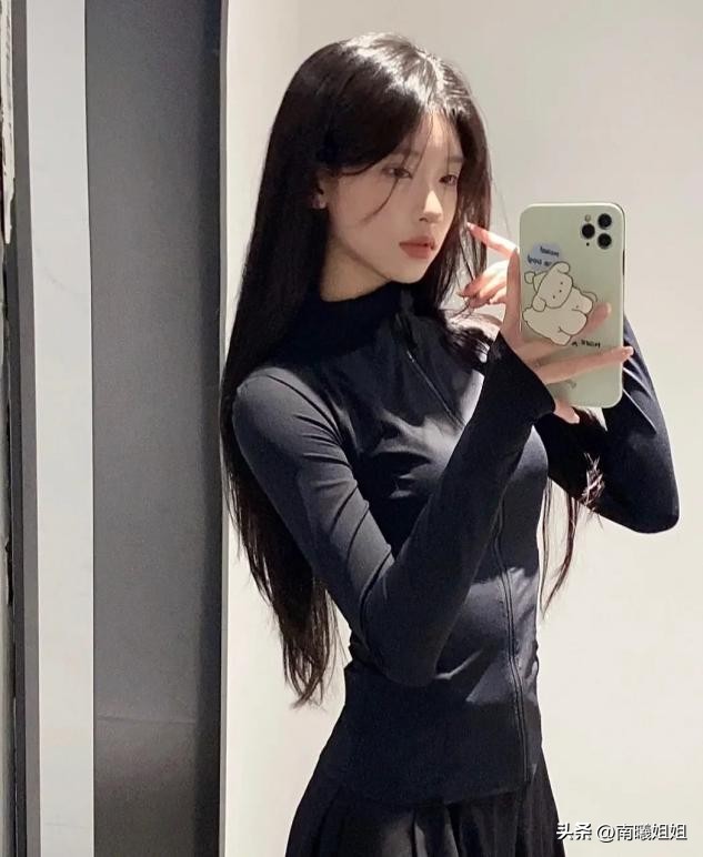 今年最流行的瑜伽服短袖上衣,瑜伽服上衣时尚最新款短袖