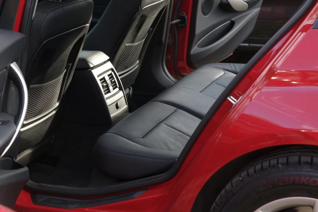 06年宝马320i二手的值得入手吗,二手宝马320i保养需要多少钱