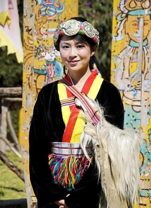 五十六个民族服饰排行榜,中华五十六个民族服饰大合集