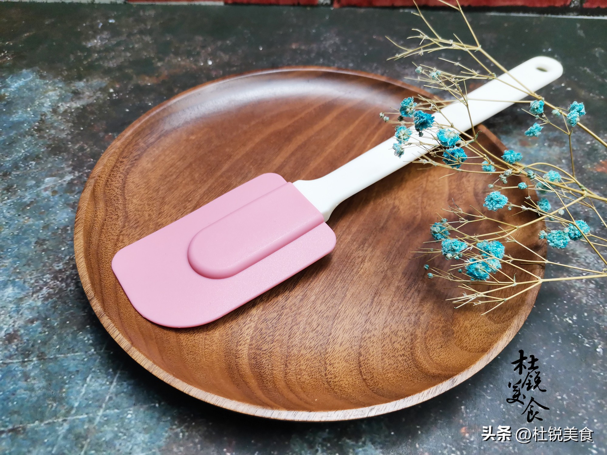 新手学烘焙需不需要买厨师机,新手学烘焙要不要到连锁店