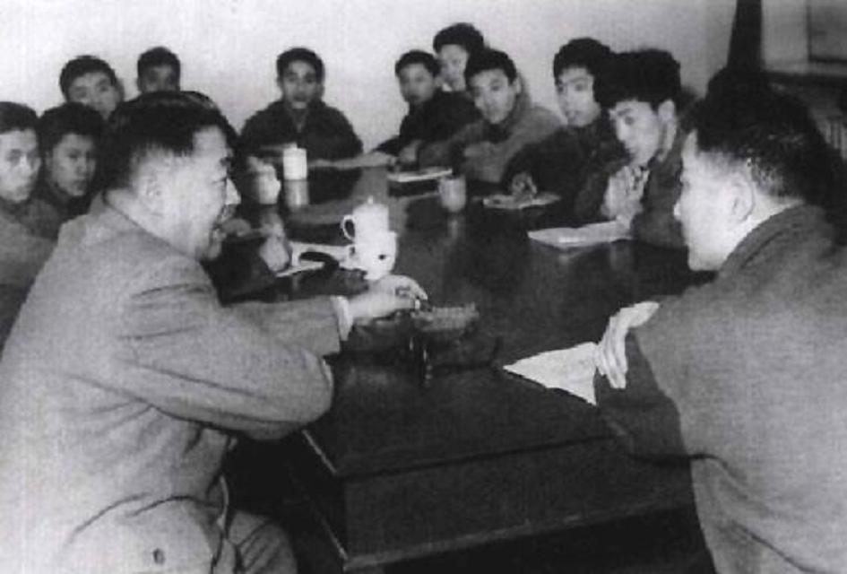 1959年毛主席命贺龙整治国足,贺龙只用一招,国足跻身亚洲第一