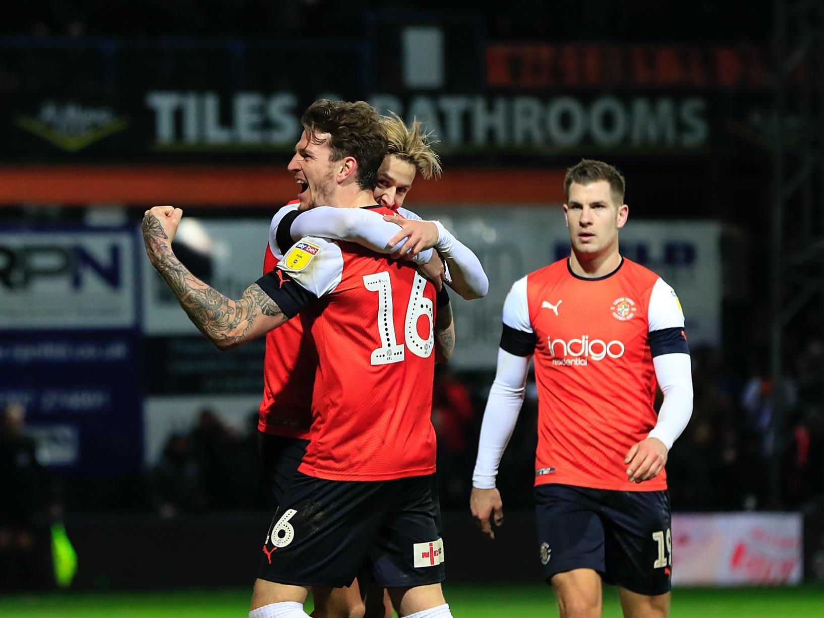 英国百年小球队，投入550万英镑，如今升入英超，如何做到？