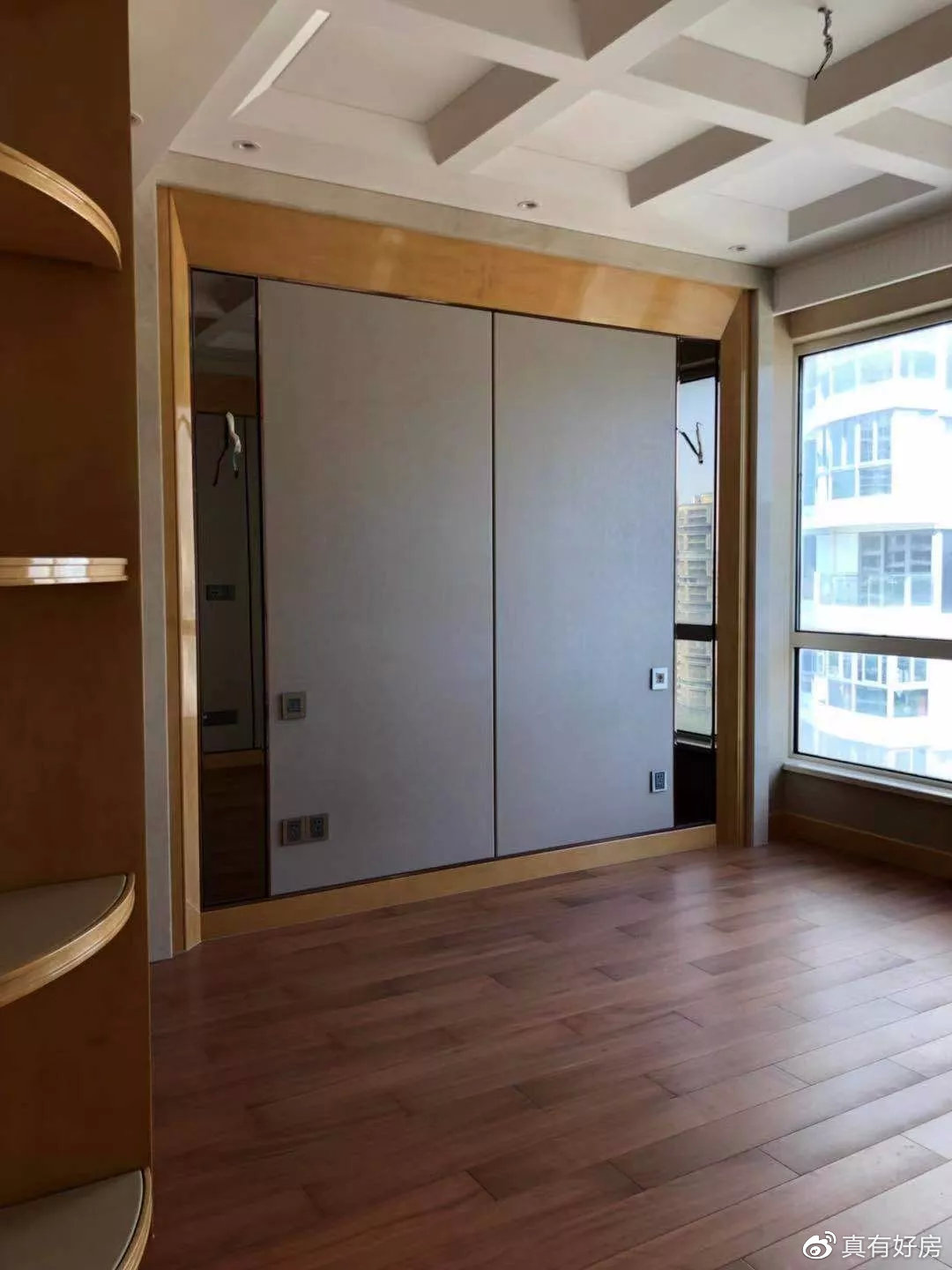 在哪里买房不会跌,在徐汇区买房子怎么样