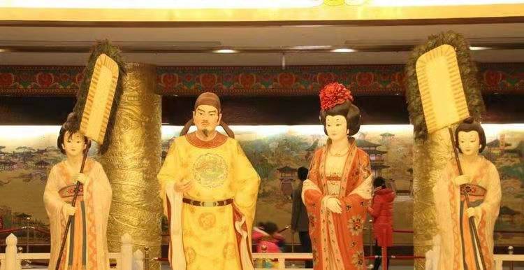 杨贵妃武惠妃当上了皇后,杨贵妃为什么没成为皇后