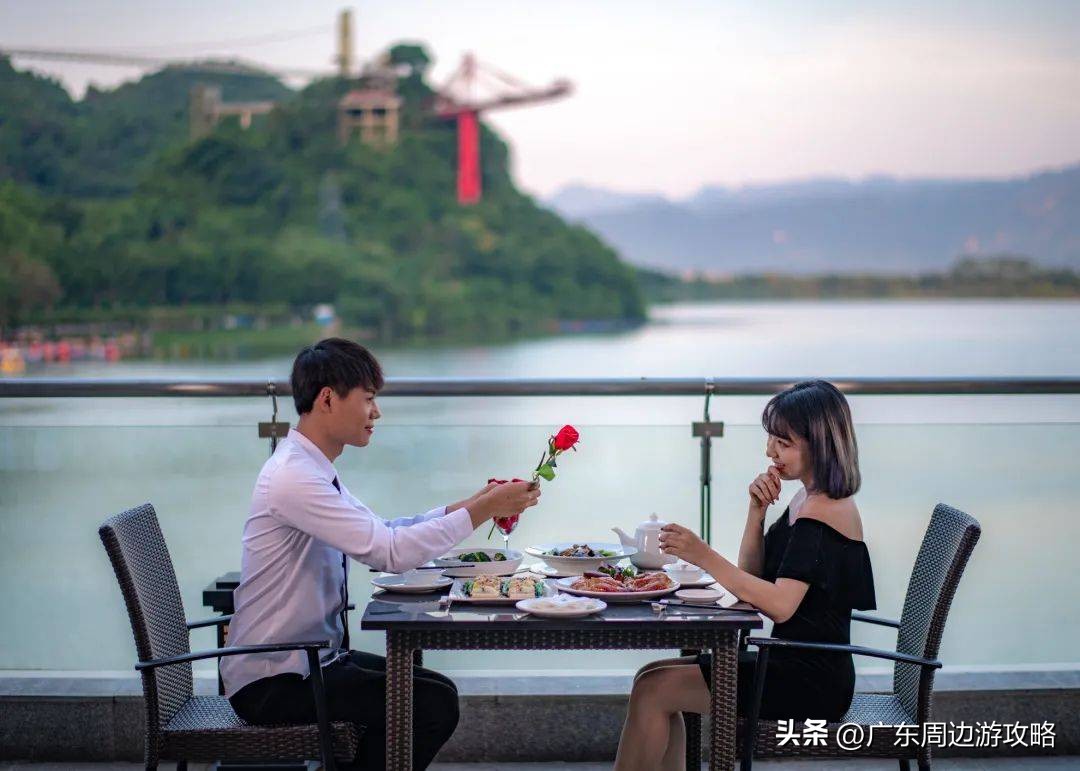 宝晶宫天鹅湖温泉酒店玩水,宝晶宫天鹅湖温泉酒店泳池恒温吗