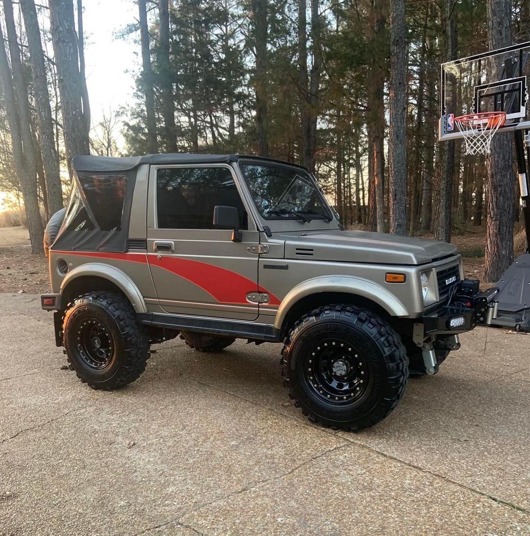 日本铃木吉姆尼一代,吉姆尼第二代samurai