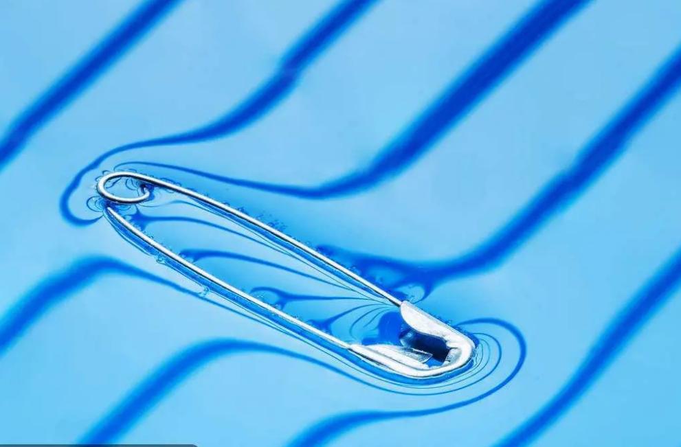 尿尿在马桶会触发马拉高尼效应吗,往开水里尿尿会发生什么