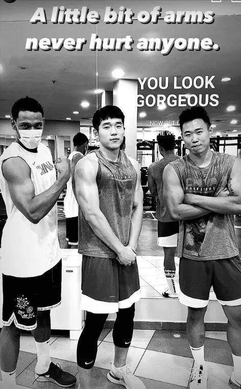 国家队生涯总共才拿5分！那是黑人混血祝铭震在国家队的记录