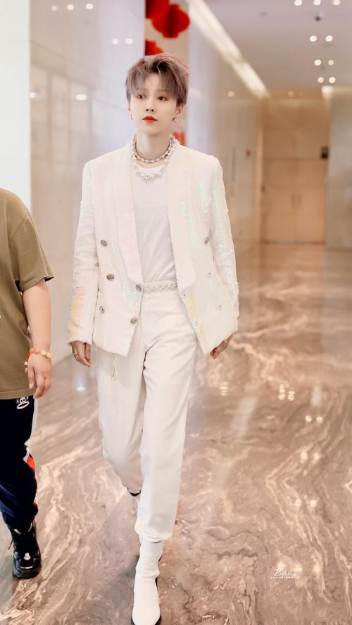 刘雨昕同款短发图片,刘雨欣短发造型图片