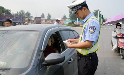 车辆年检要准备灭火器和三角架吗,12123年检预约后准备哪些材料