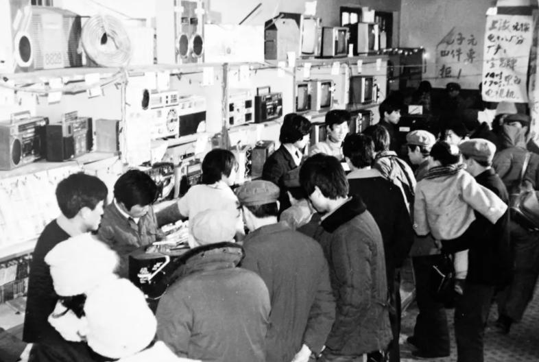 1987年，中国的电话号码随便选，第一个办号的人，选了什么数字？