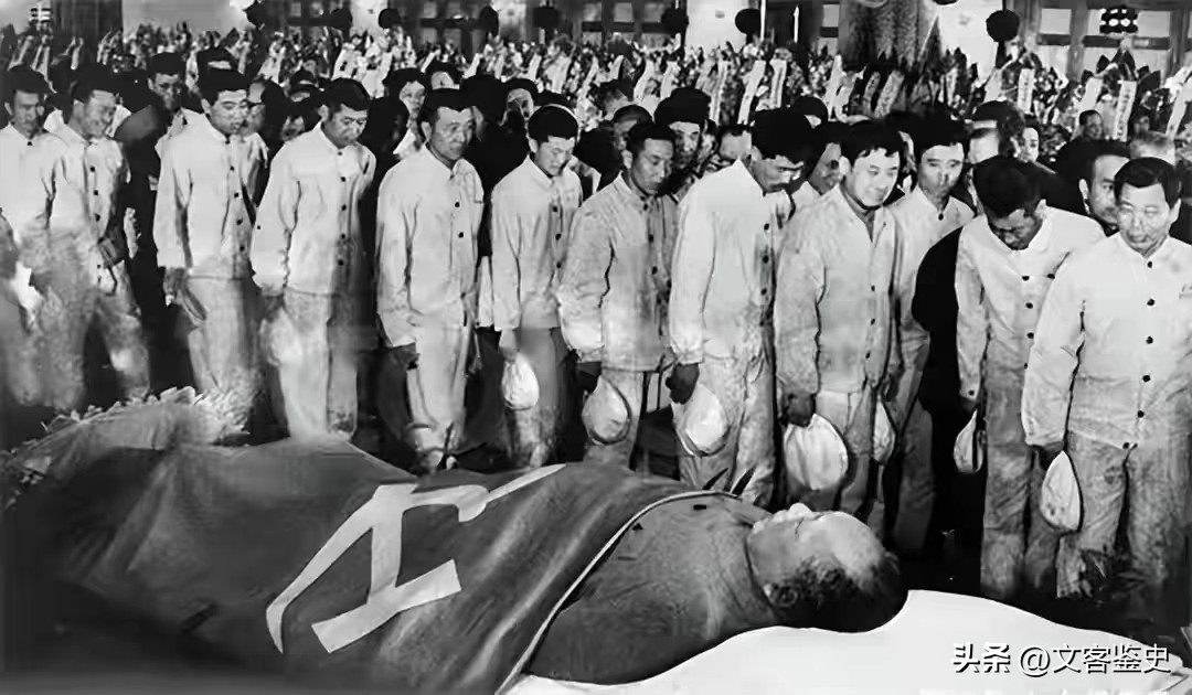 毛主席逝世46年，遗体为何至今栩栩如生面色红润？不只是药物作用