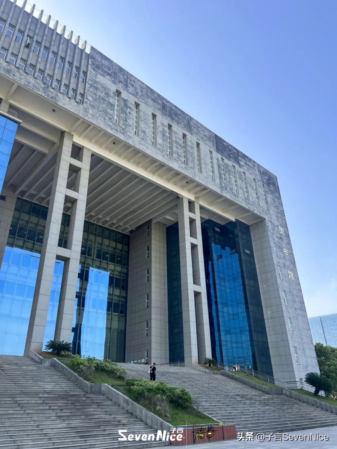 江西现代学院怎么样,湖南工业大学不说再见毕业季