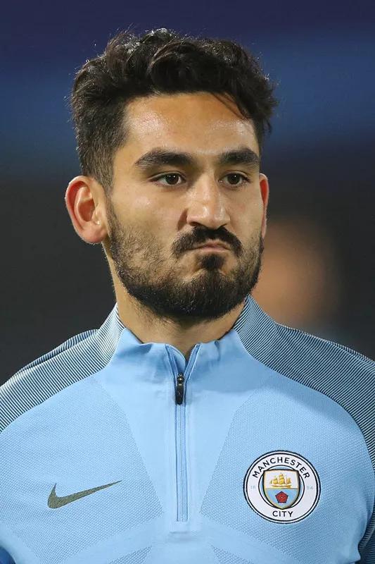 足坛十大中场大师里瓦尔多,现役足坛十大防守型中场