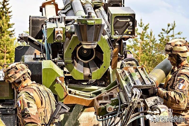 外军演习现场（7），“凯撒”、AMOS和D30