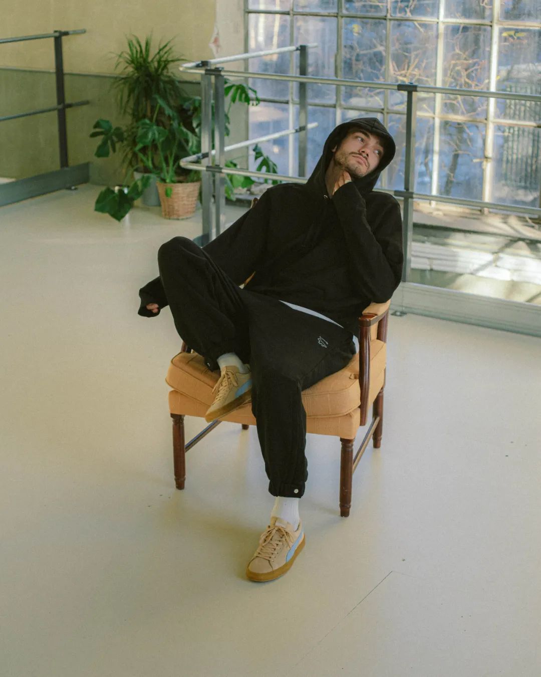 一穿就上瘾的时尚鞋,最新款的胶底鞋