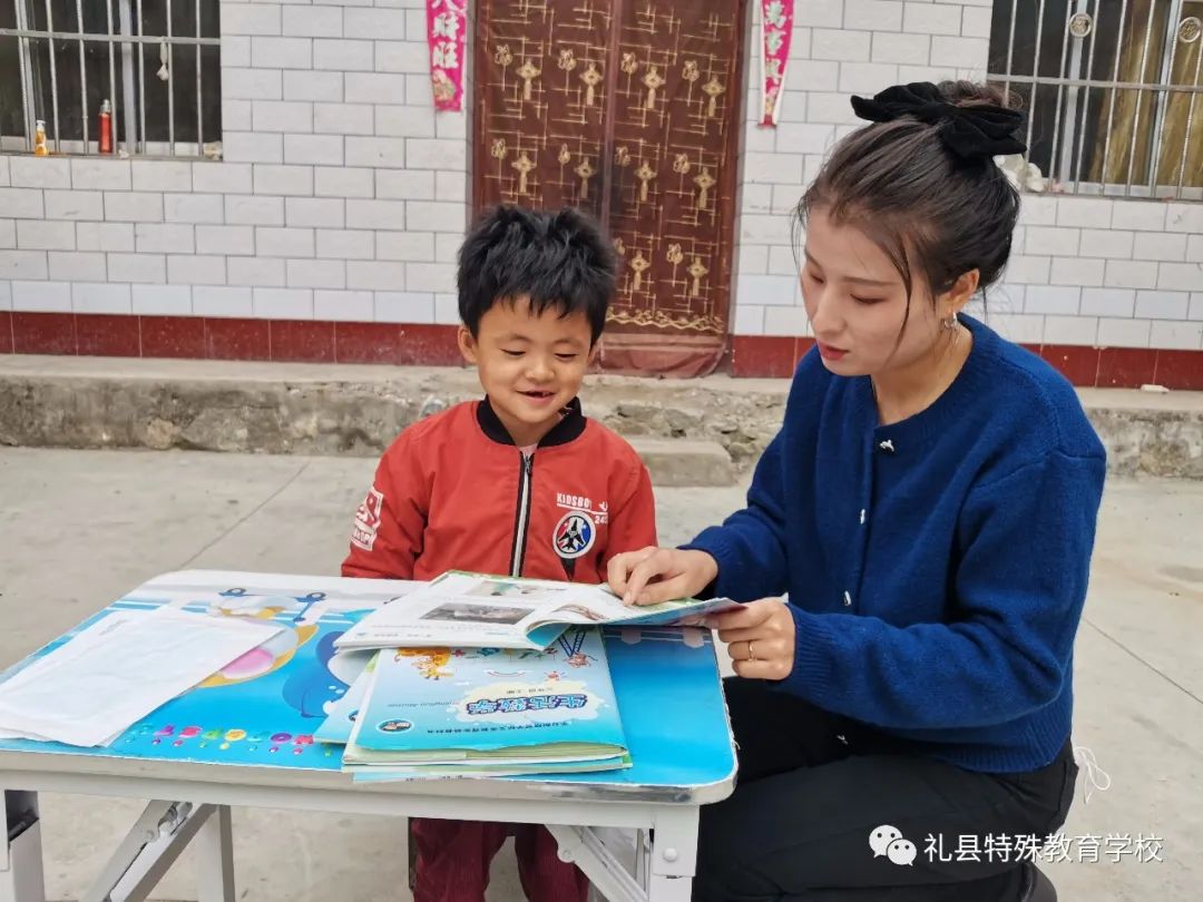 鐗规畩鏁欒偛瀛︽牎宸ヤ綔鍥炵湼,鐖卞績娴囩亴闈欏緟鑺卞紑