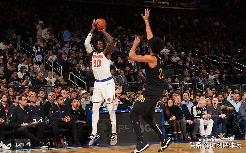 库里三节11记三分惊呆kd,穿30号投篮
