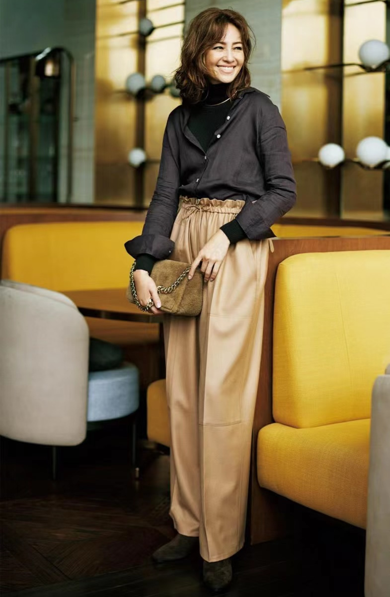 终于明白经典款的穿搭精髓,必须get的同色系穿搭高级永不过时