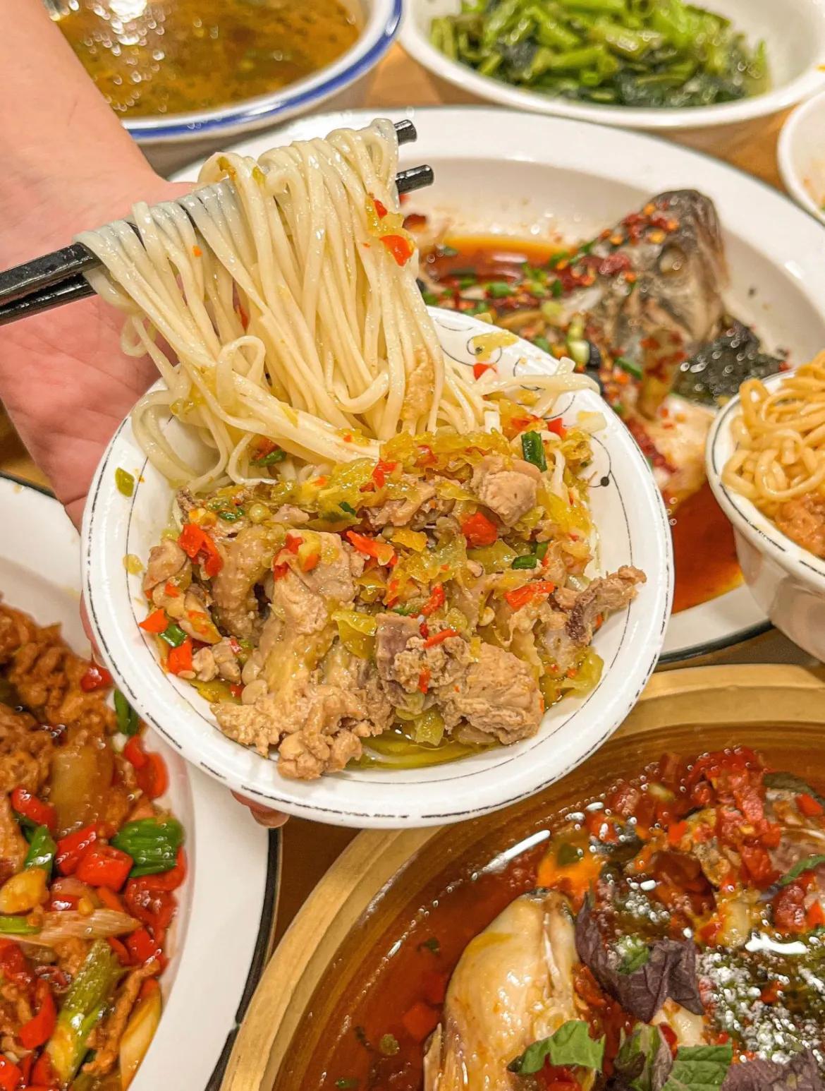 武汉就能吃到的笨萝卜同款湘菜馆子，长沙妹子来了都说好