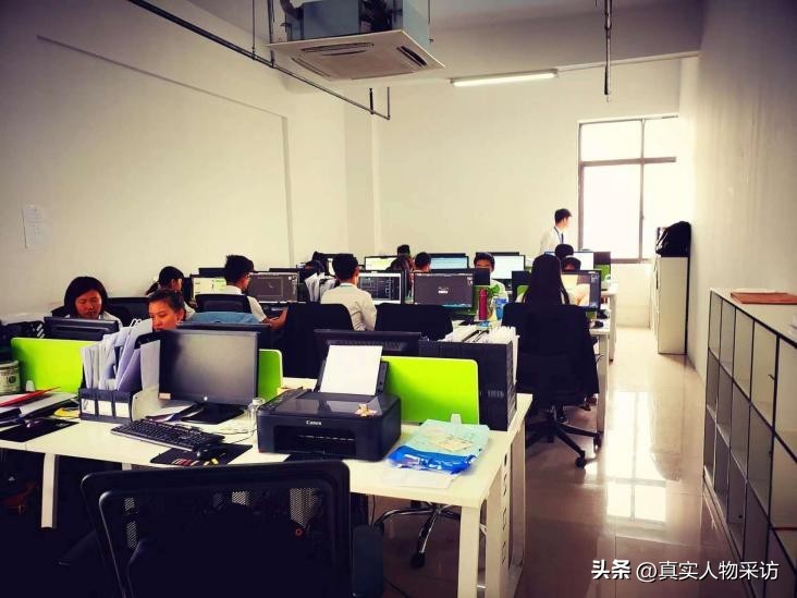 我，80后上海人，靠养猫一个月赚好几万，如今移民希腊，财务自由