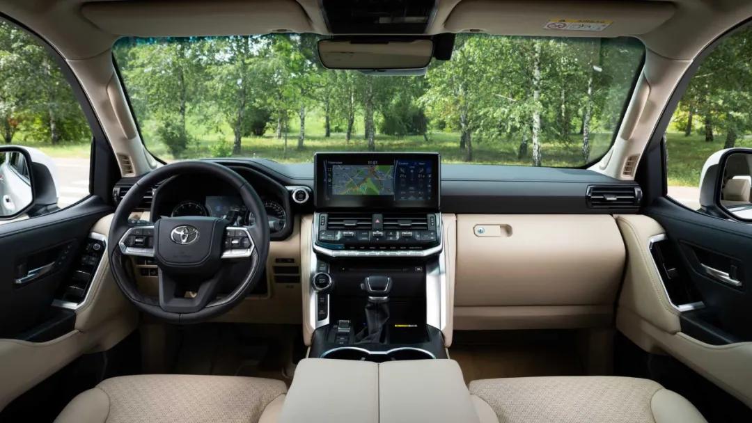 奔驰GLS100万起售是智商税？买新陆巡4年后提车，网友“等不起”