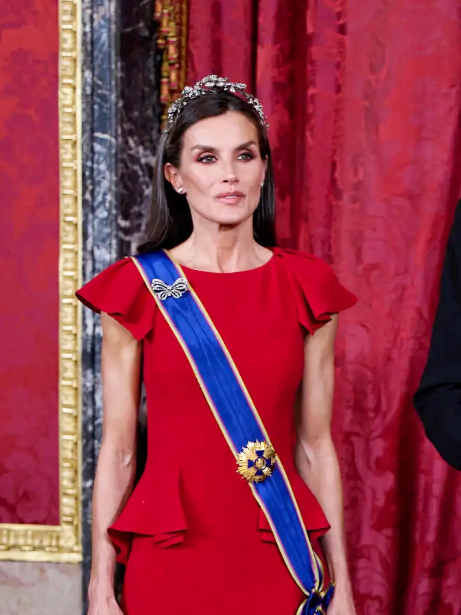 西班牙王室祖母绿胸针,西班牙王室珠宝祖母绿胸针