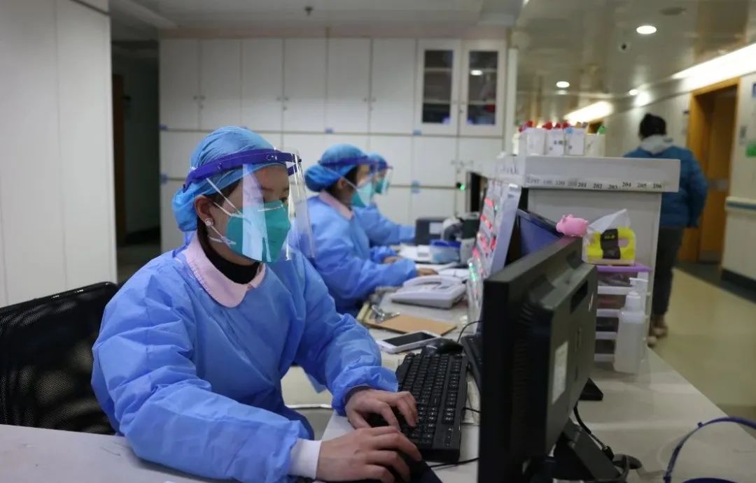 坚守重症监护,坚守岗位奋战抗疫急救第一线