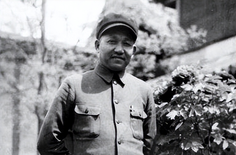 她是叶帅最后一任妻子,生下一双儿女,现年96岁,孙女是知名歌星