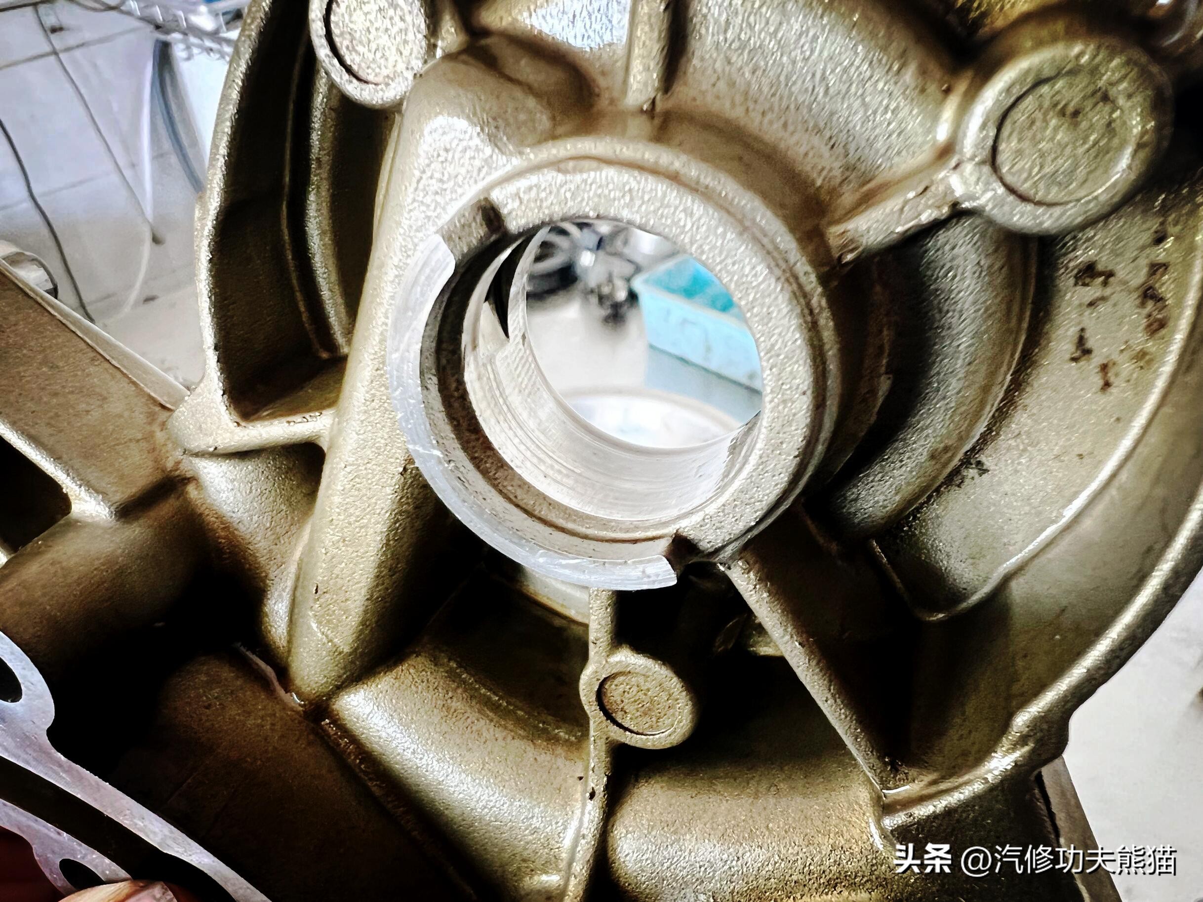 父亲老车翻新修复,父亲去世留下了的车去翻新