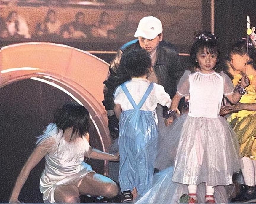 璧佃枃缃ぇ鎭舵瀬,璧佃枃浣滄伓