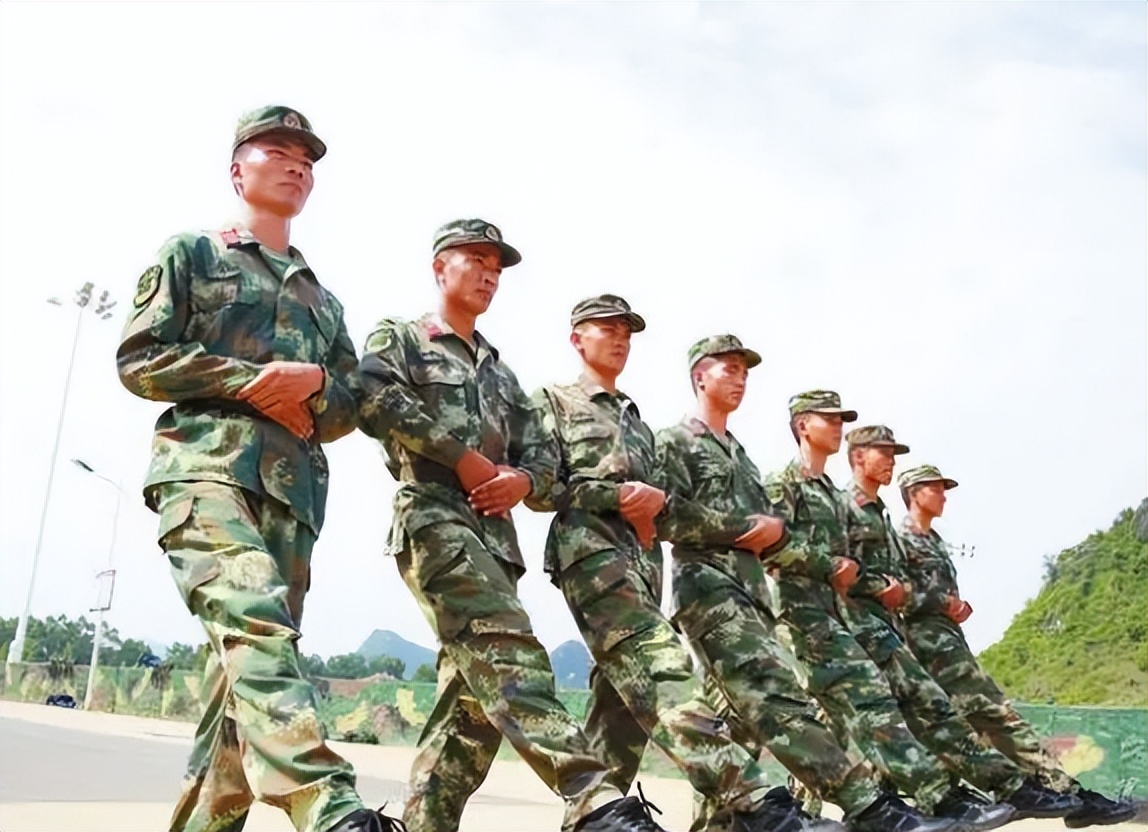 专科生入伍和专升本哪个前景更好,大专参军专升本政策