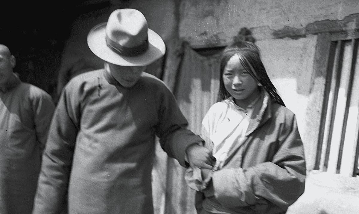 纳粹老照片犹太女人,真实的纳粹老照片