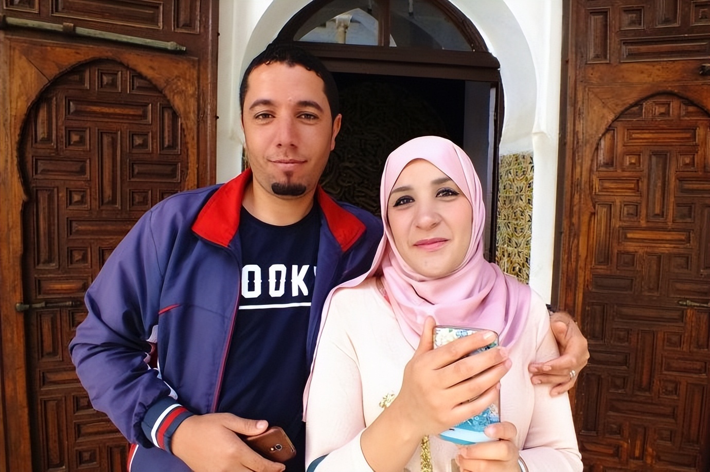 阿尔及利亚买中国运输机,阿联酋计划购买12架中国战机