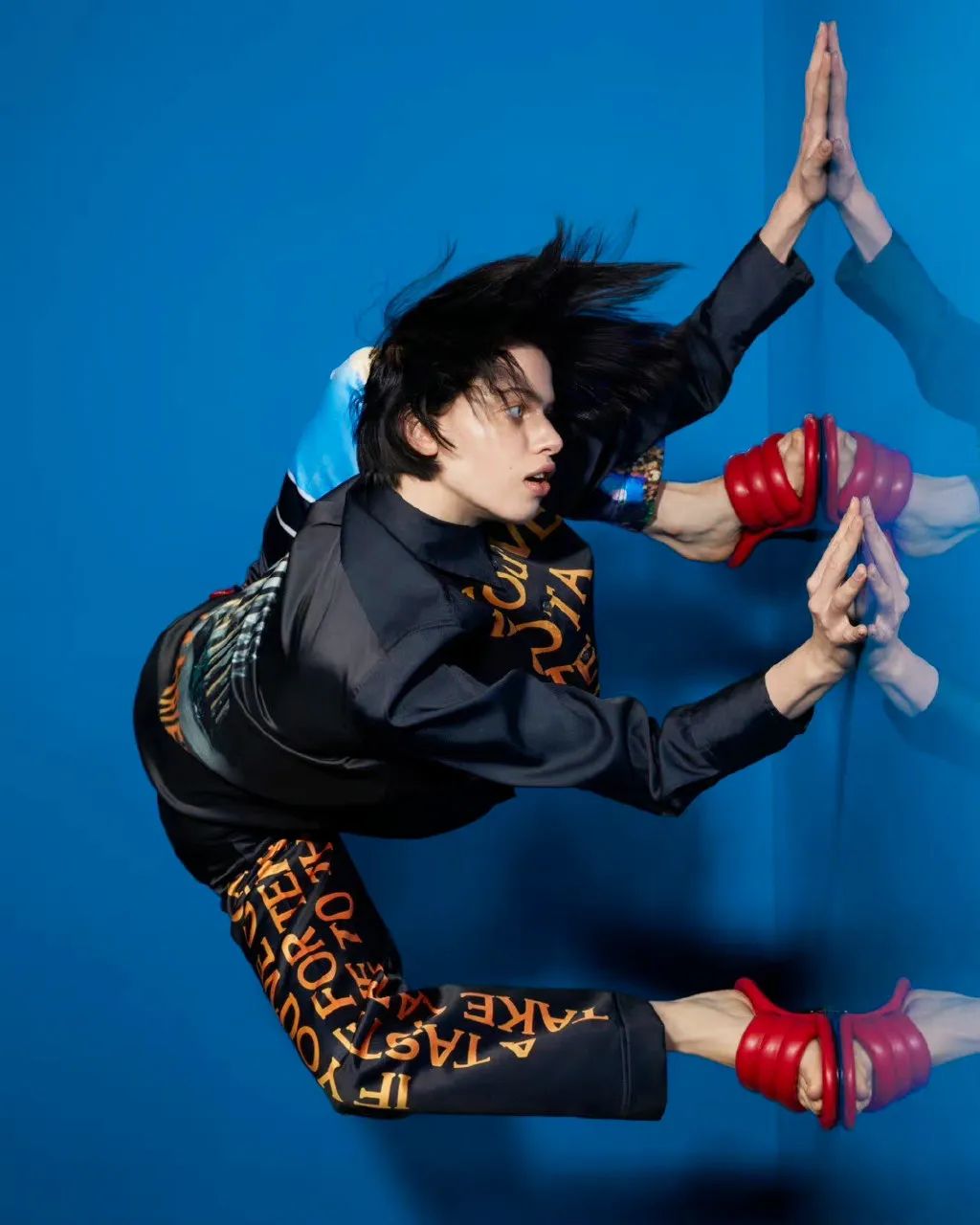 吴磊禁欲系时尚大片,吴磊时尚大片视频