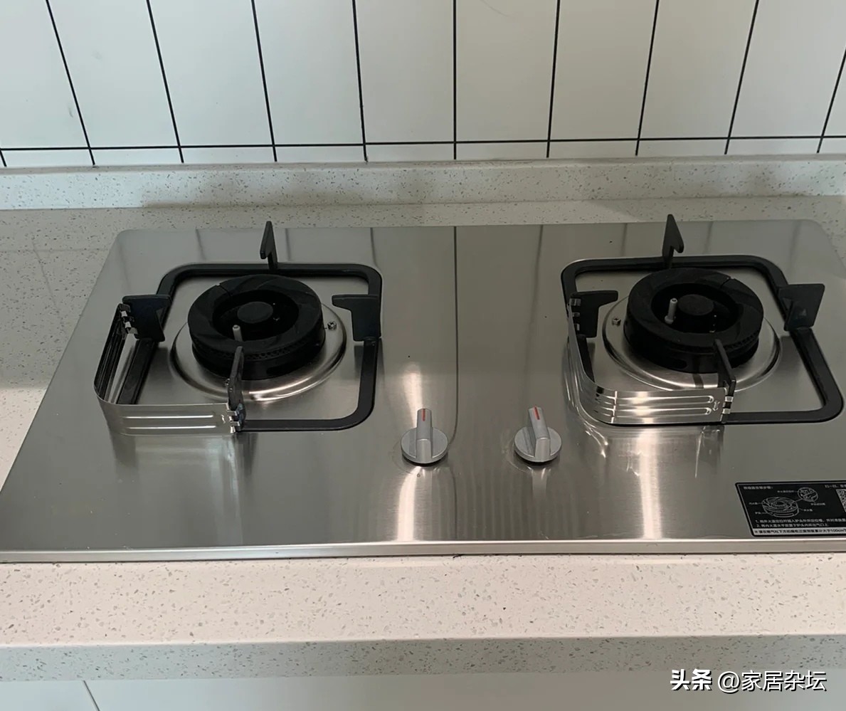 煤气灶和天然气灶为什么差价大,燃气灶600和3000的有什么区别