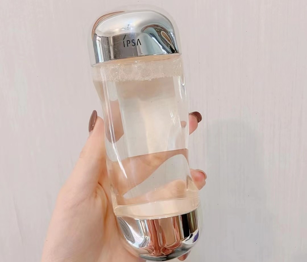 反复长痘痘闭口粉刺用什么化妆水,平价好用的化妆水补水保湿