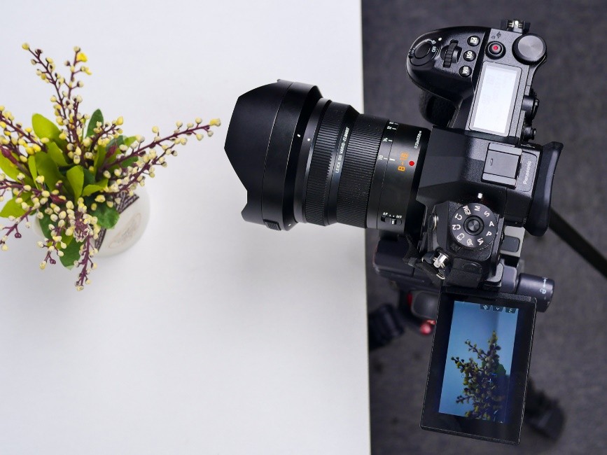 支持0.23米近摄!5千元的大三元松下H-E08018评测