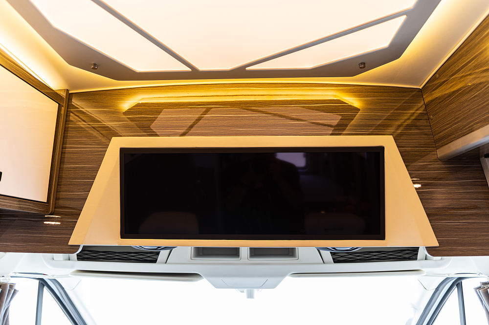 卫航福特f590商务房车价格,卫航v363公务舱房车