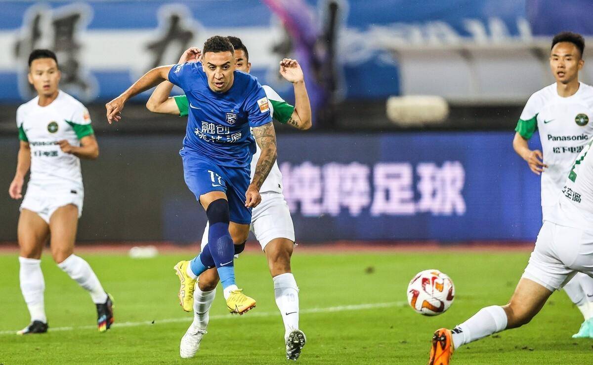 鲁能泰山上港争议判罚,中超山东泰山对深圳判罚