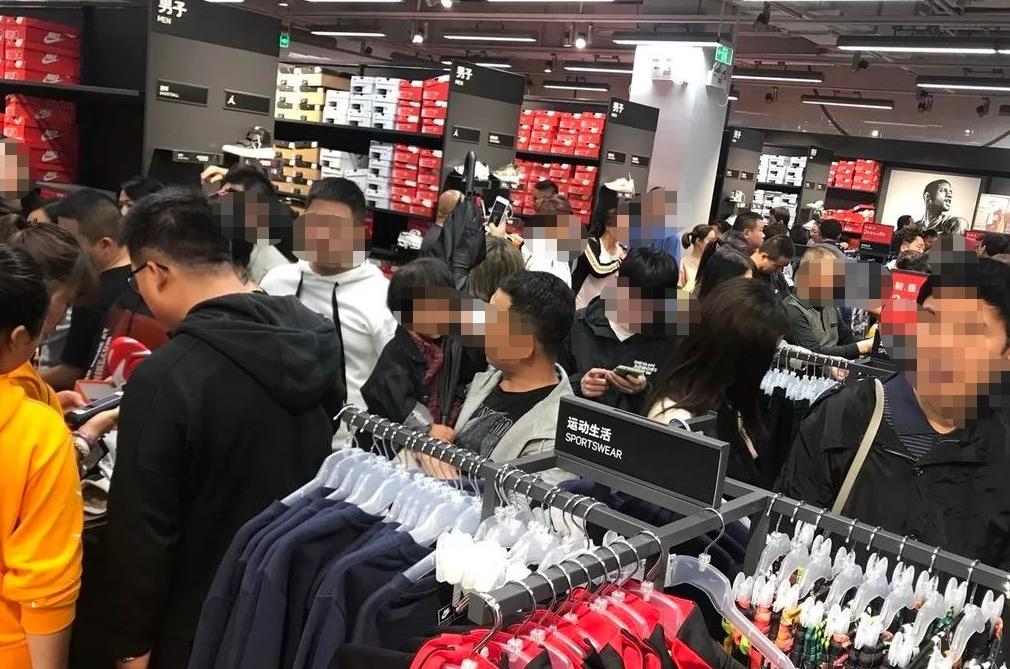 唯品会城市奥莱现状,唯品会奥莱潮玩