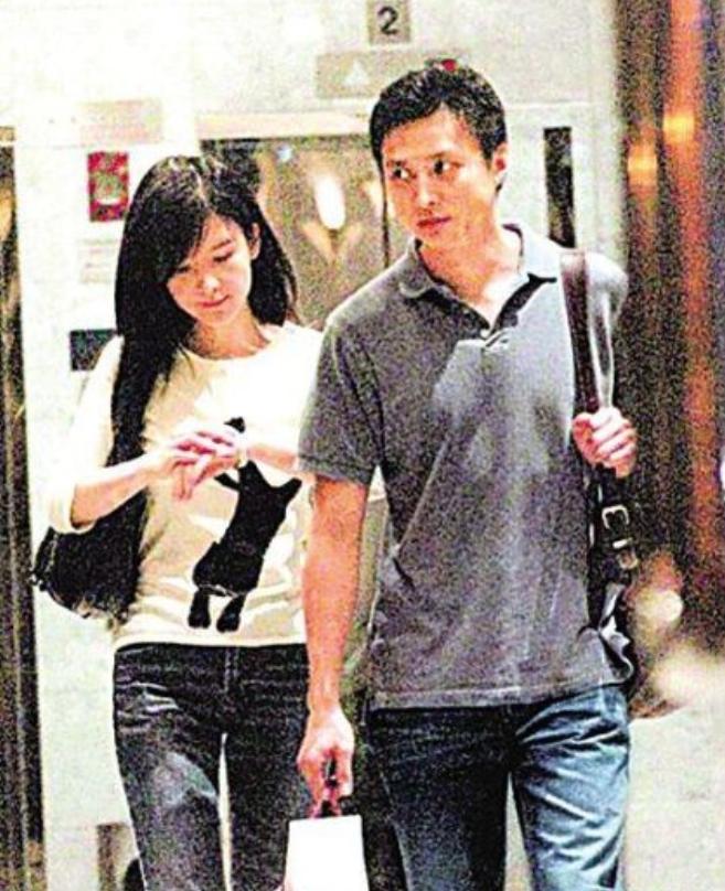 周慧敏谈出轨事件,为什么周慧敏能原谅老公出轨