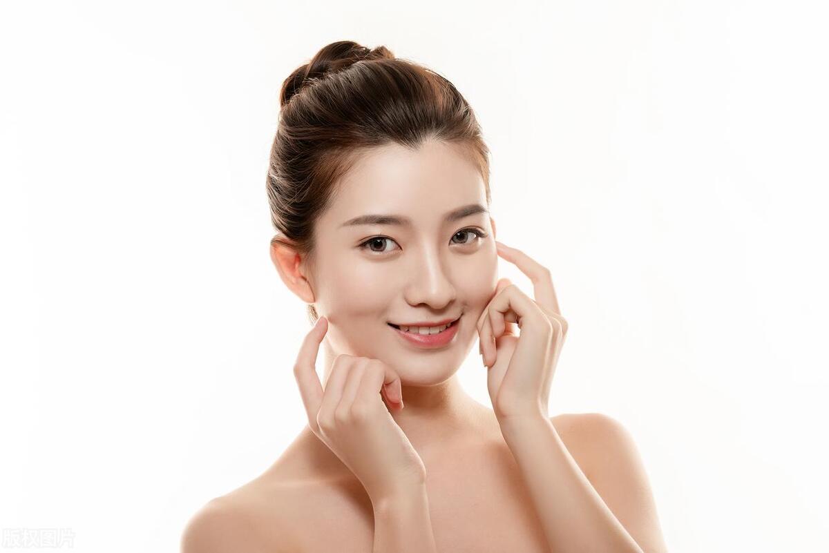 皮肤变得暗黄干燥粗糙怎么调理,皮肤黄暗沉吃什么可以改善