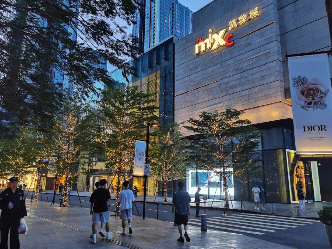 摆摊卖烧烤一个月能赚多少,烧烤小摊一个年能挣二十万