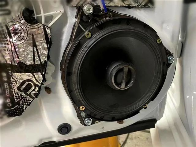 东莞市丰田凯美瑞音响改装案例,老款丰田凯美瑞音响喇叭改装