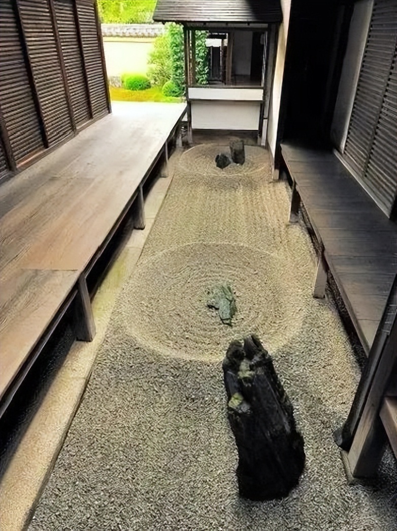 日本枯山水景观,日本枯山水中的树是什么树